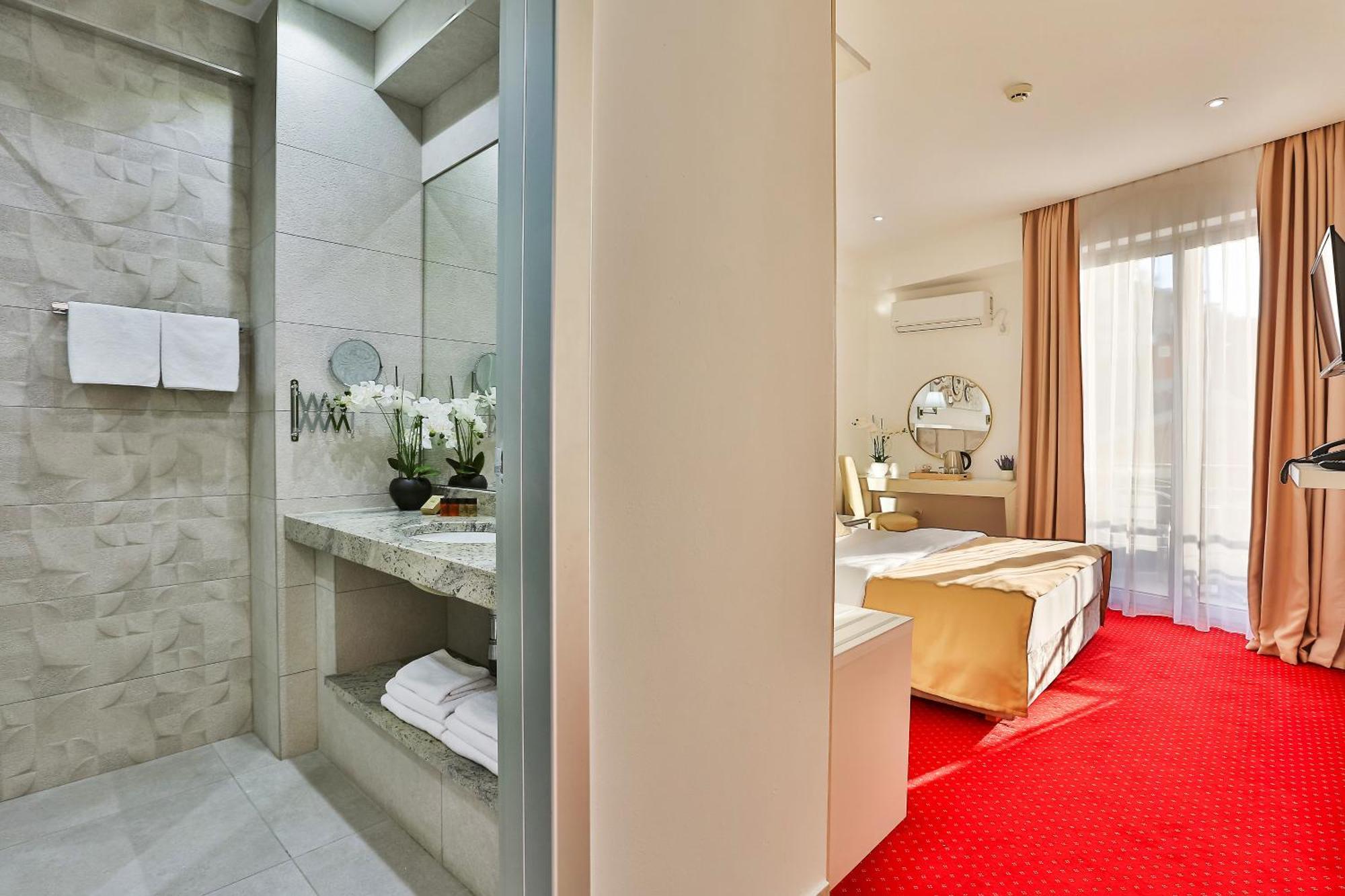 Hotel La Mer Budva Eksteriør billede